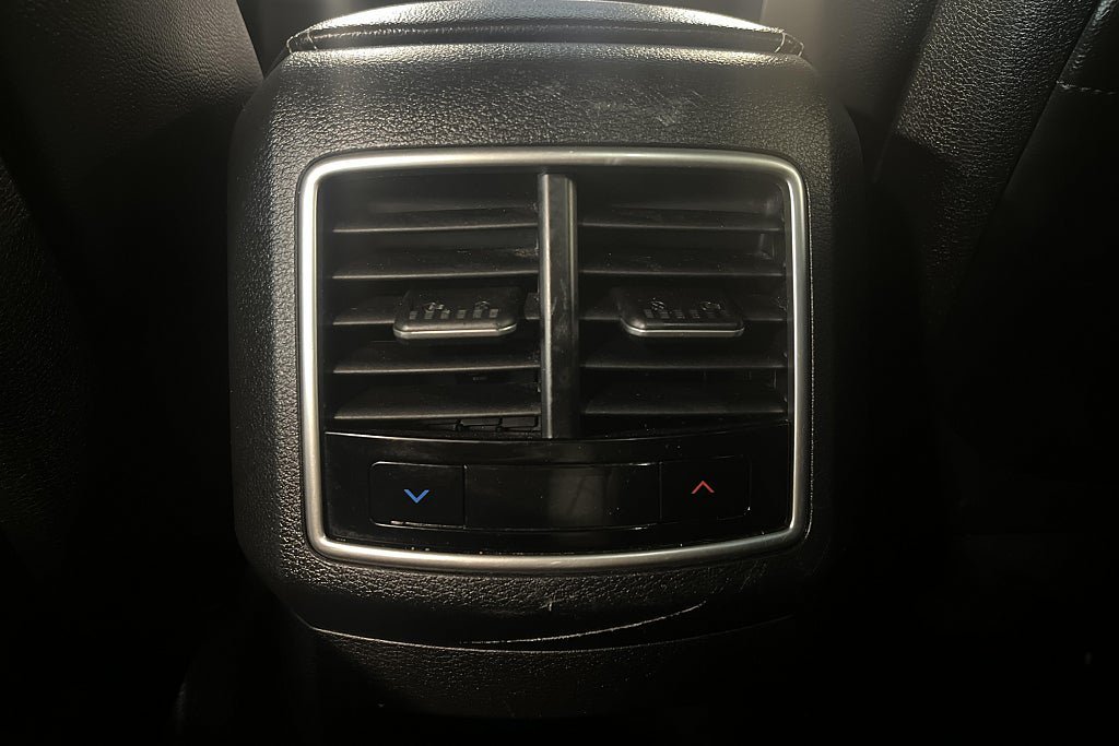Vehicle Image 28