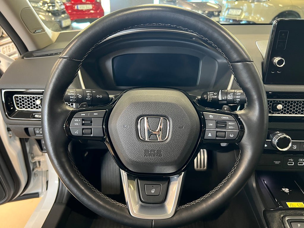 Vehicle Image 12