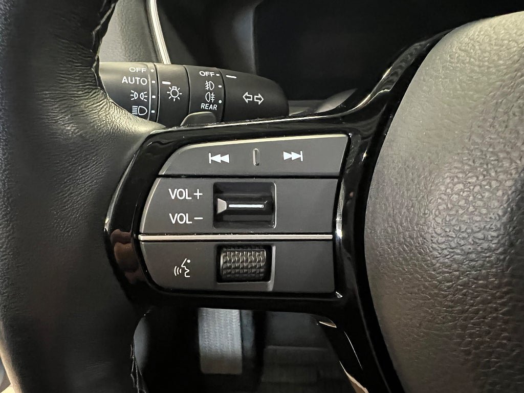 Vehicle Image 16