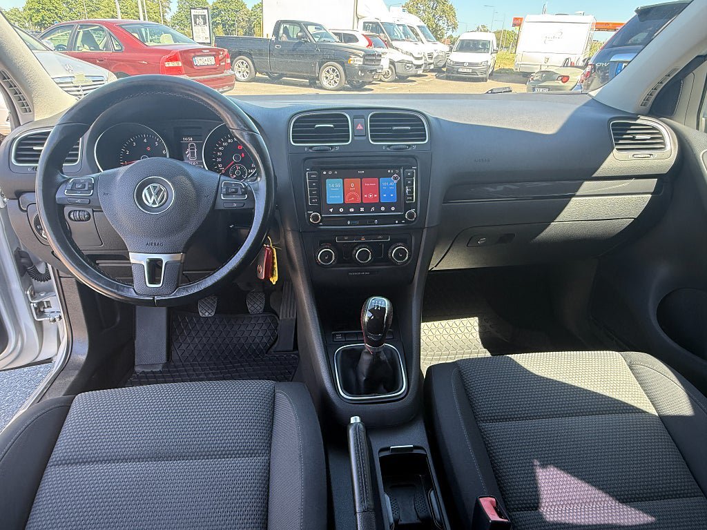 Vehicle Image 11