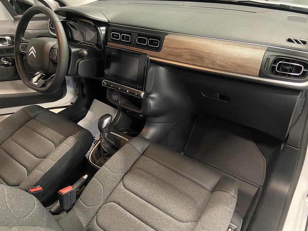 Vehicle Image 13