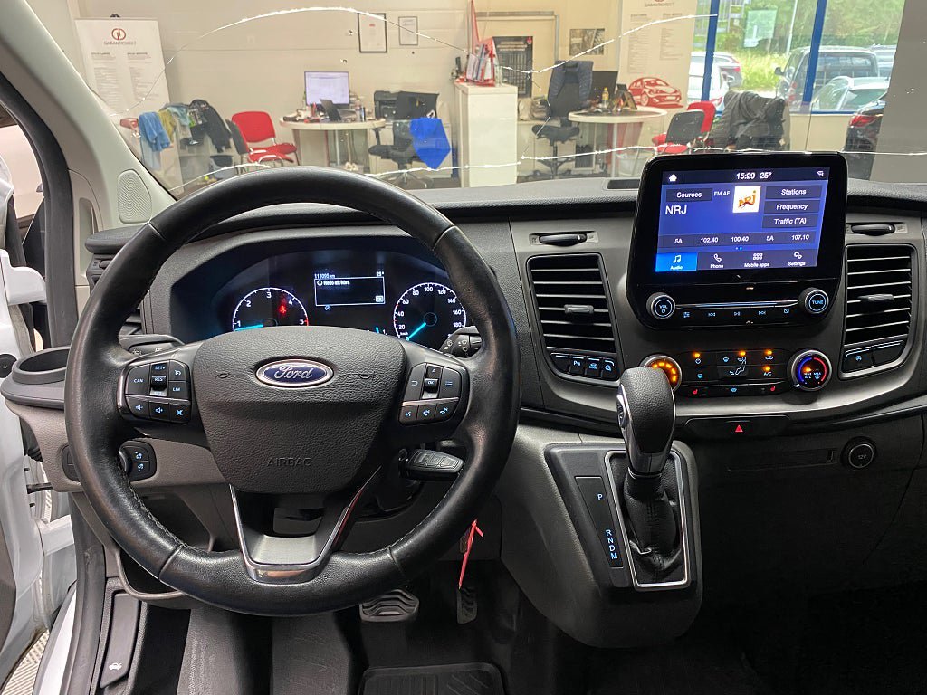 Vehicle Image 7
