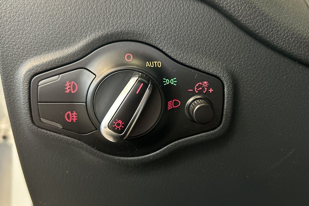 Vehicle Image 28