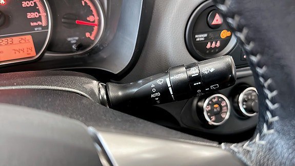 Vehicle Image 24