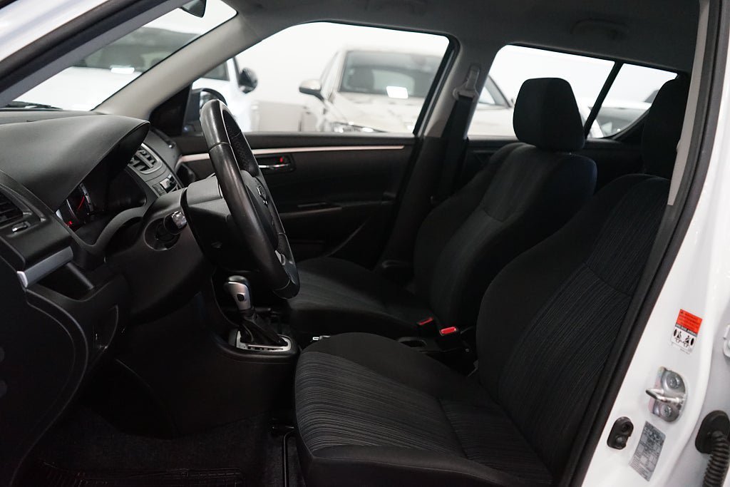 Vehicle Image 18