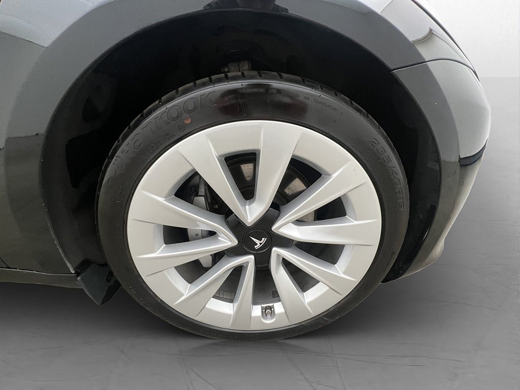 Vehicle Image 32