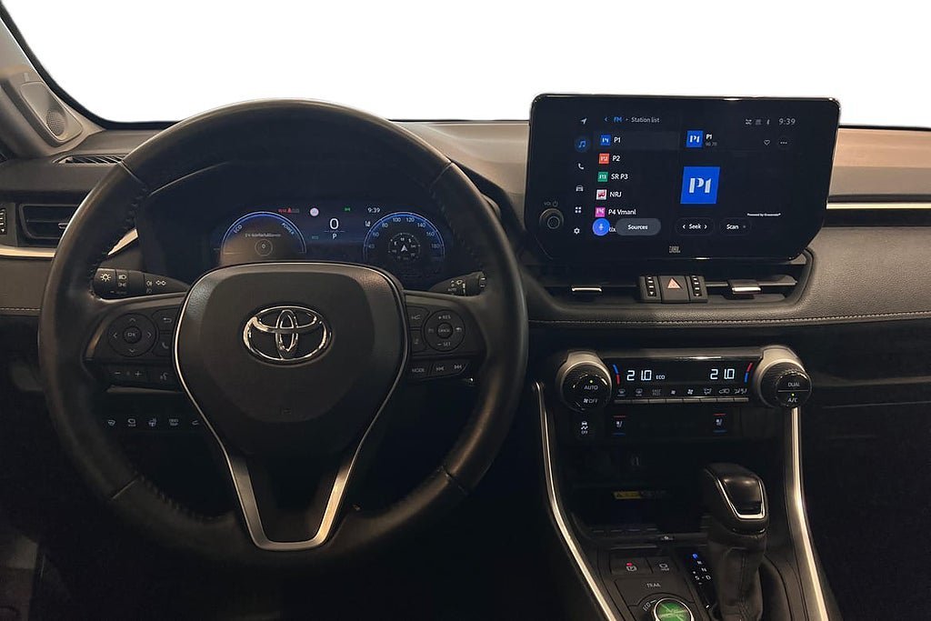 Vehicle Image 11