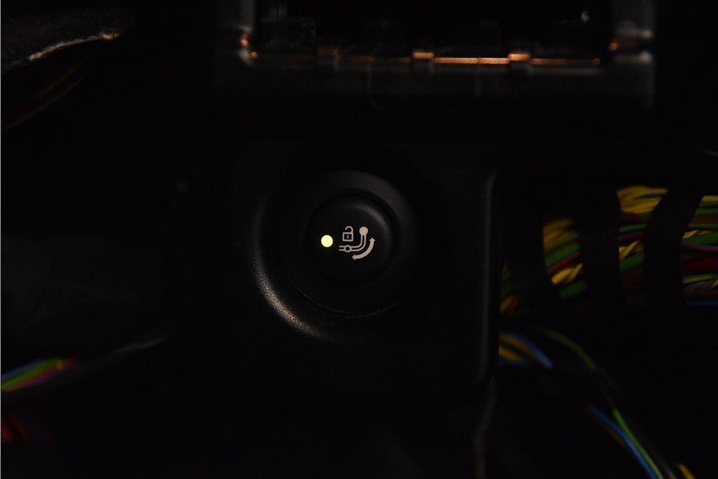Vehicle Image 25
