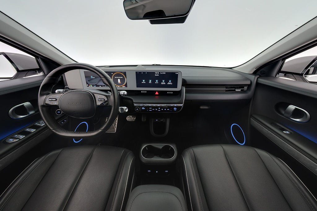 Vehicle Image 12