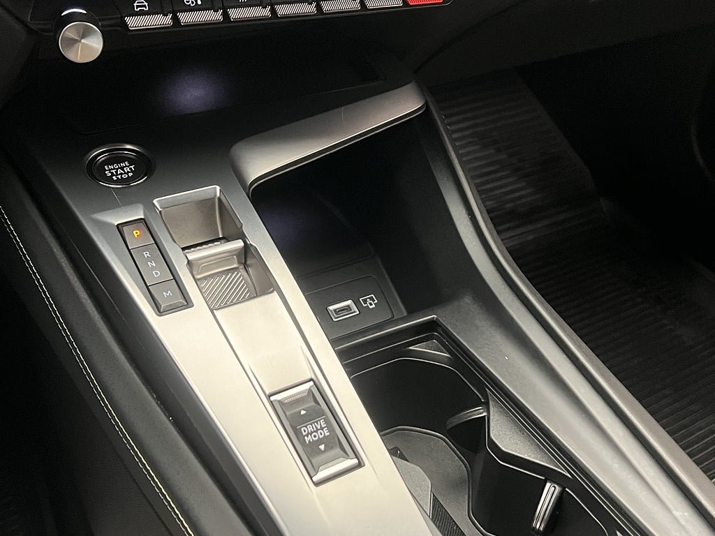 Vehicle Image 24