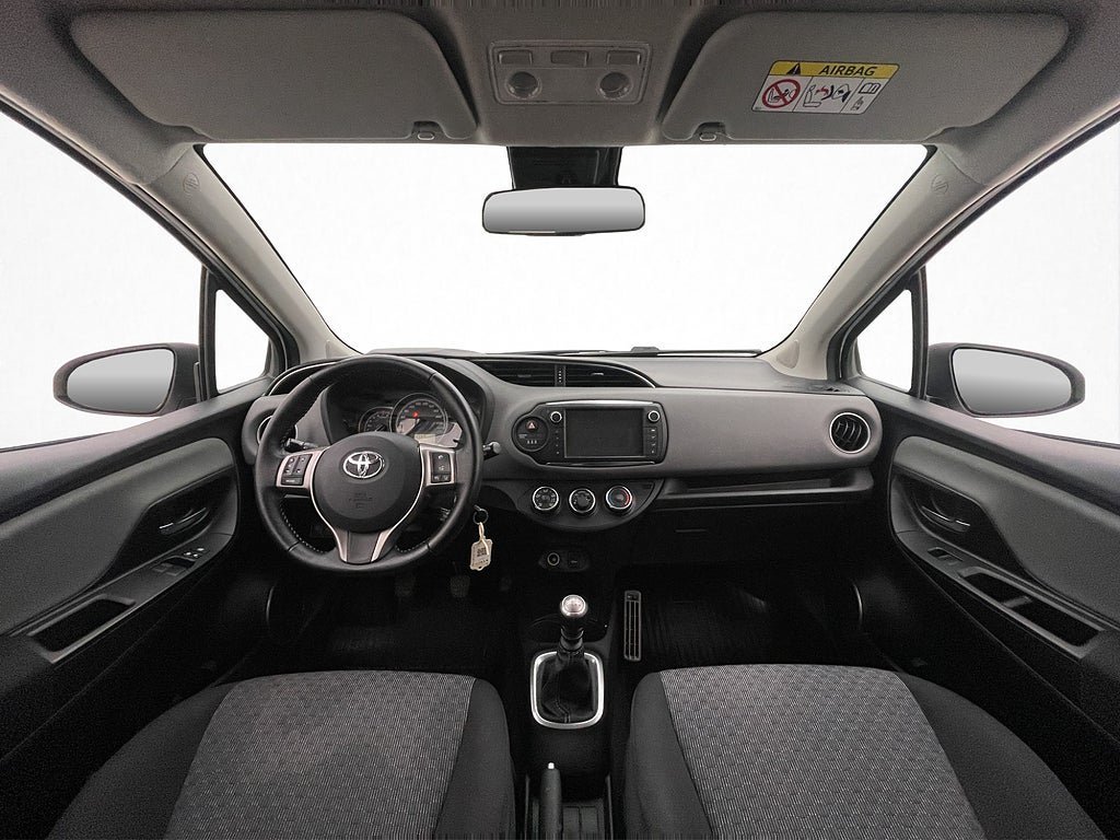 Vehicle Image 12