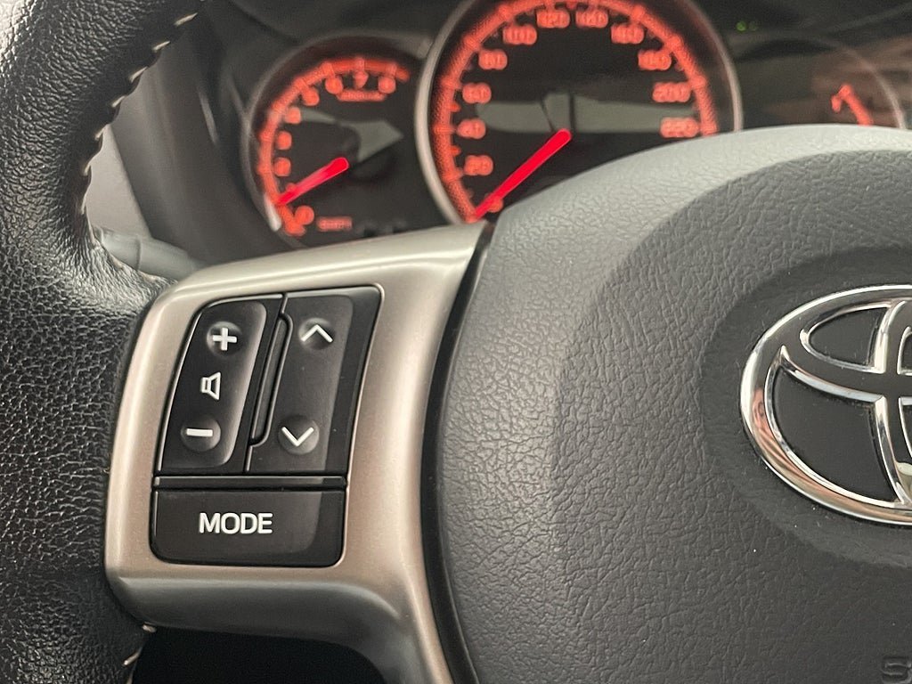 Vehicle Image 15