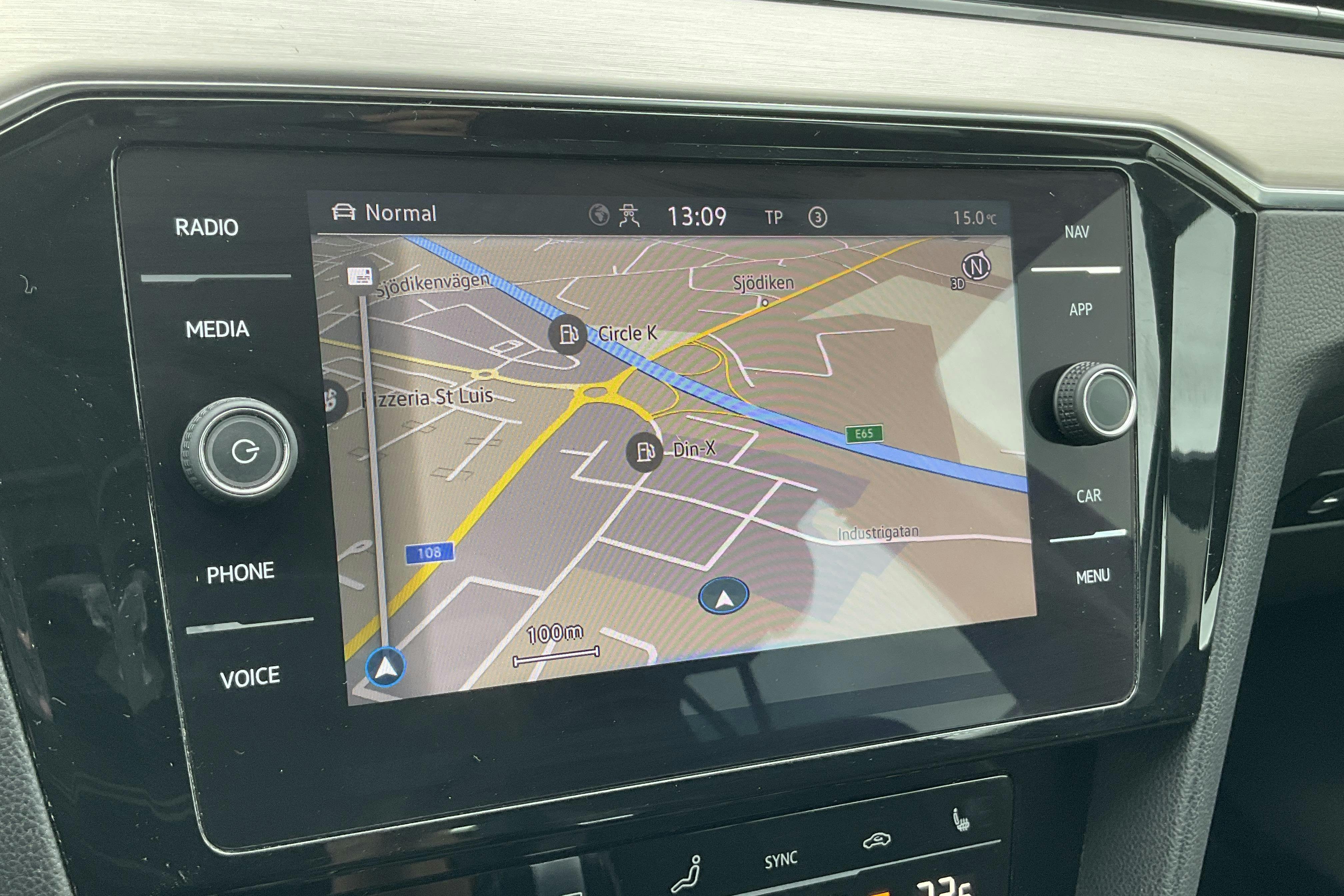 Vehicle Image 11