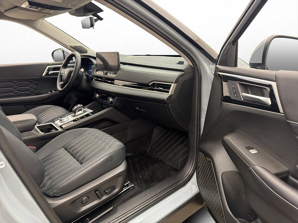 Vehicle Image 30