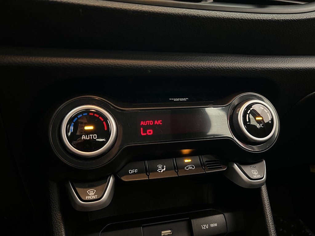 Vehicle Image 24