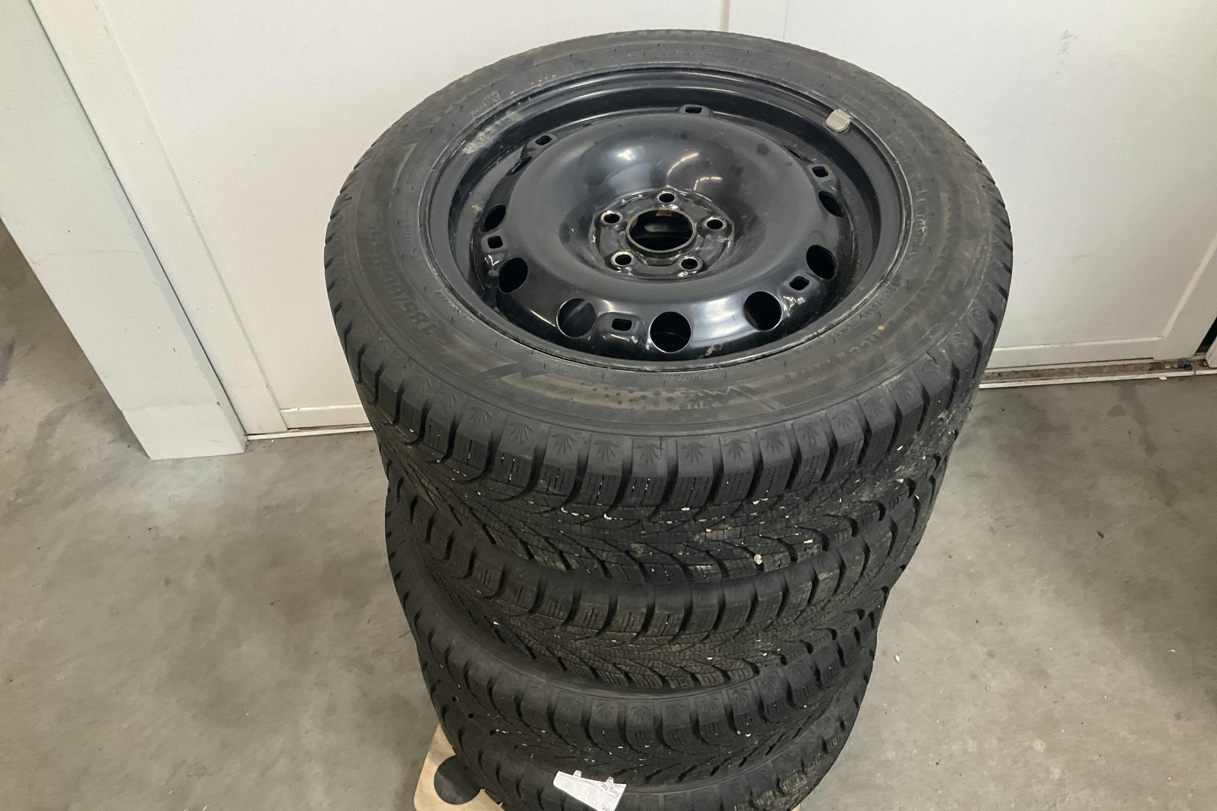 Vehicle Image 11