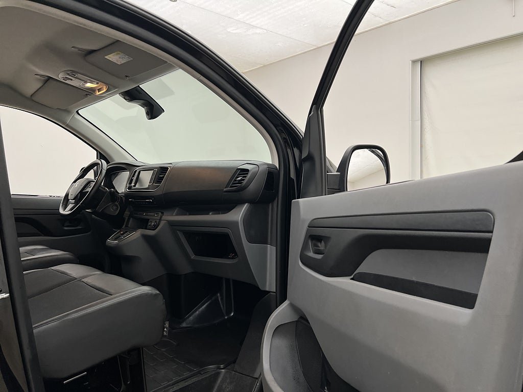 Vehicle Image 28