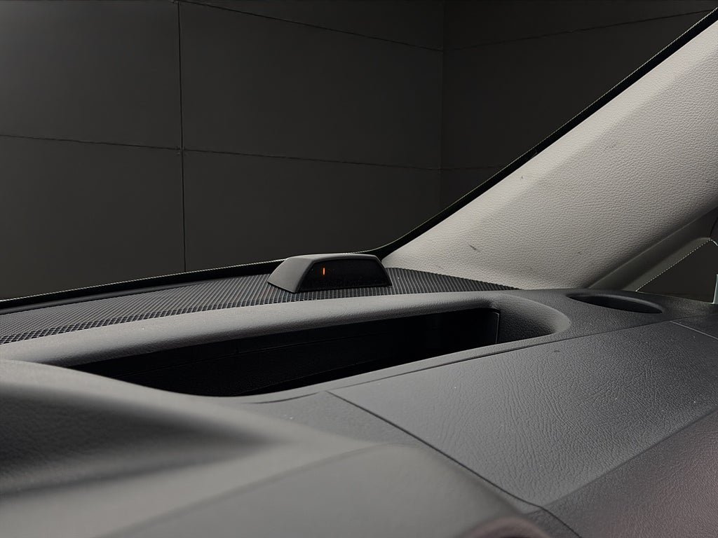 Vehicle Image 28
