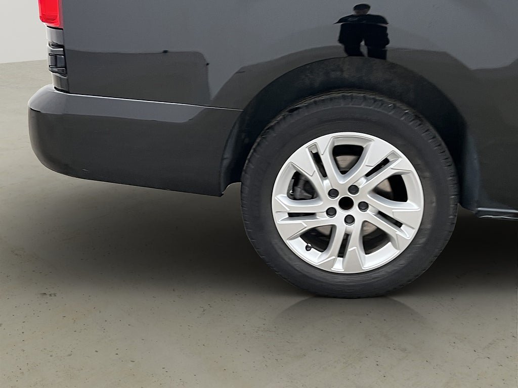Vehicle Image 30