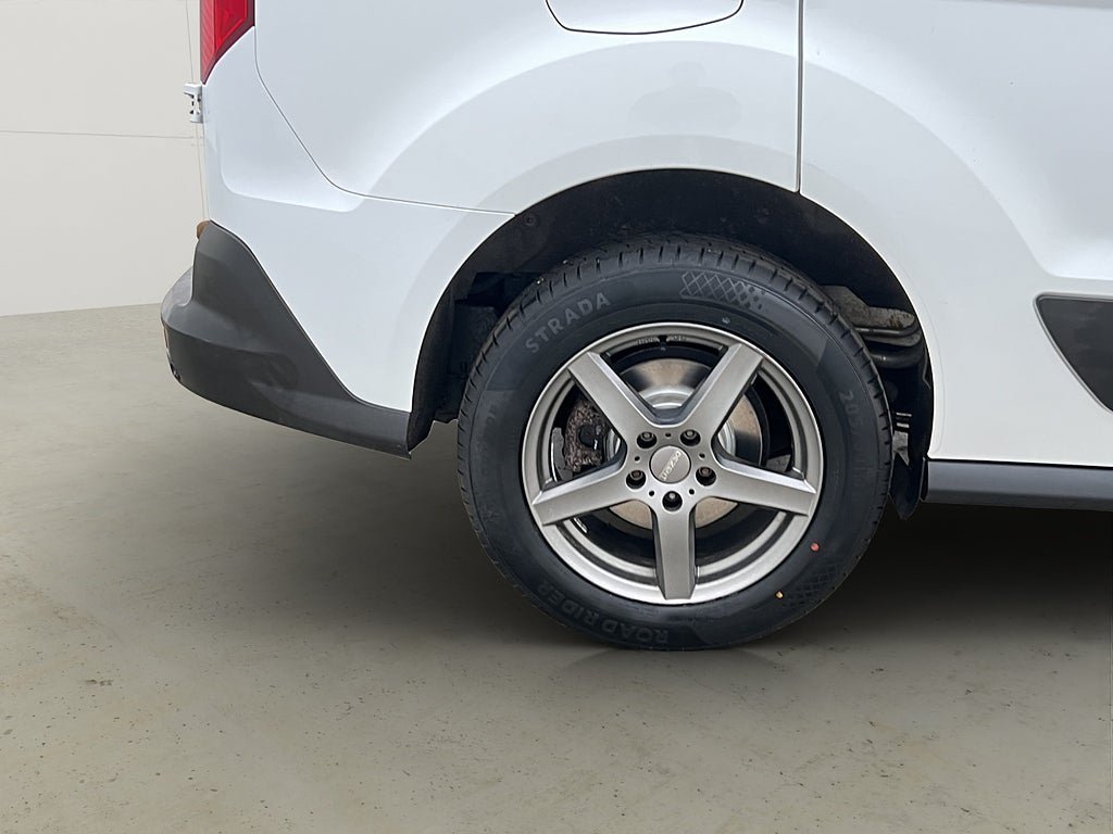 Vehicle Image 26