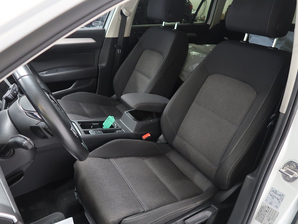 Vehicle Image 17