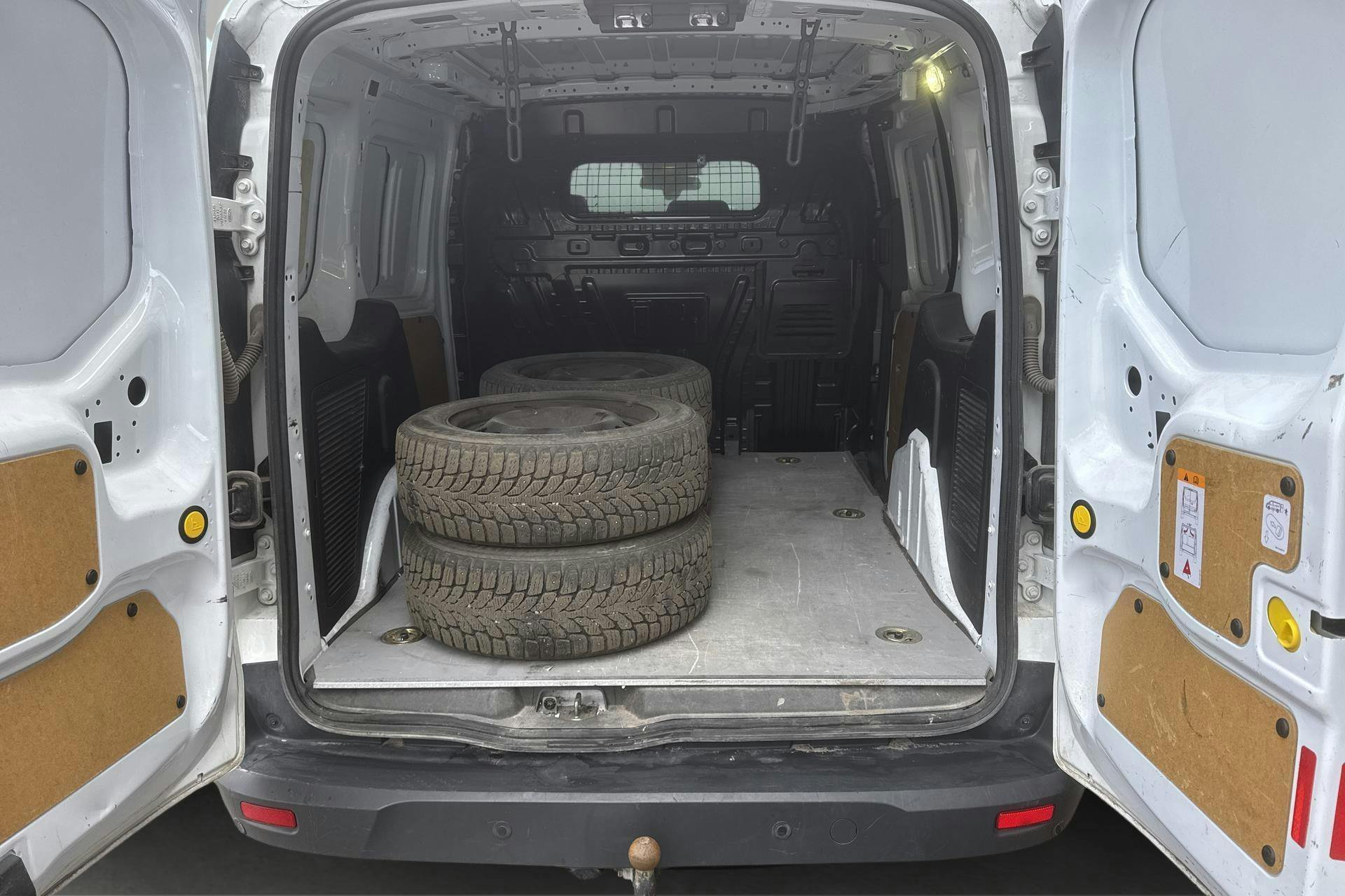 Vehicle Image 9