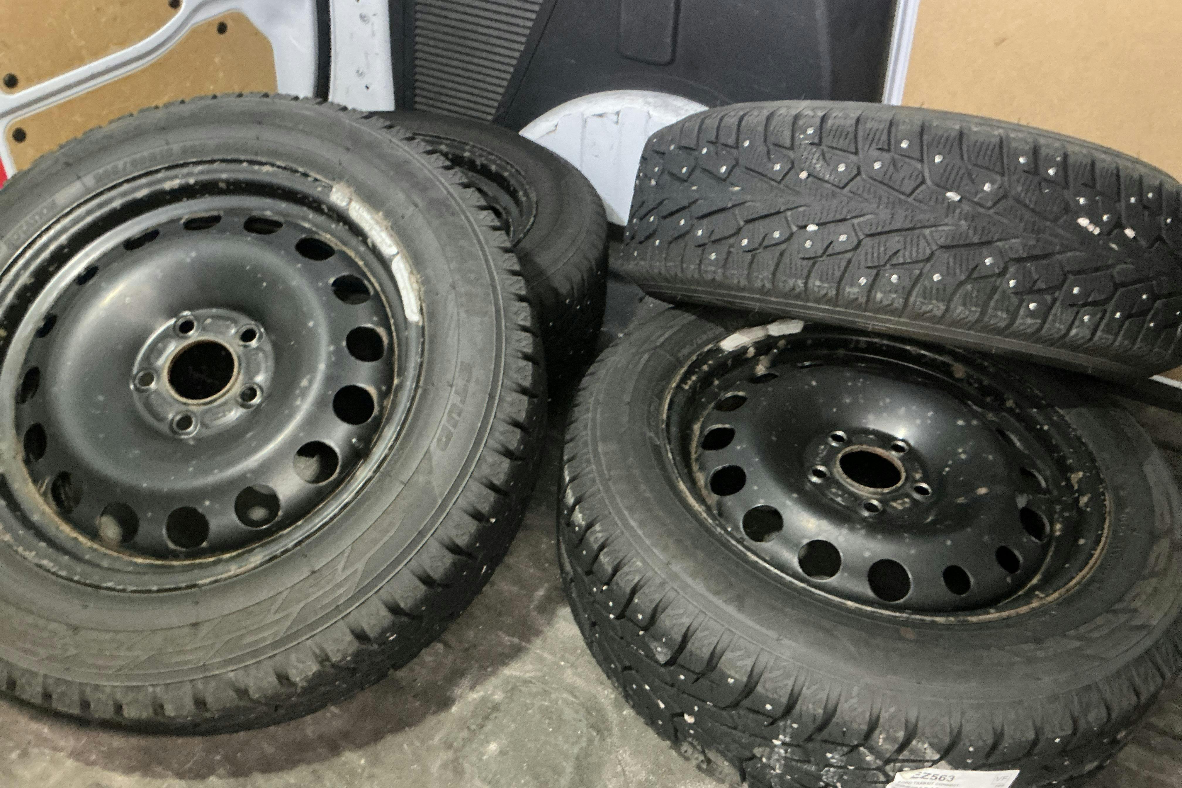 Vehicle Image 12