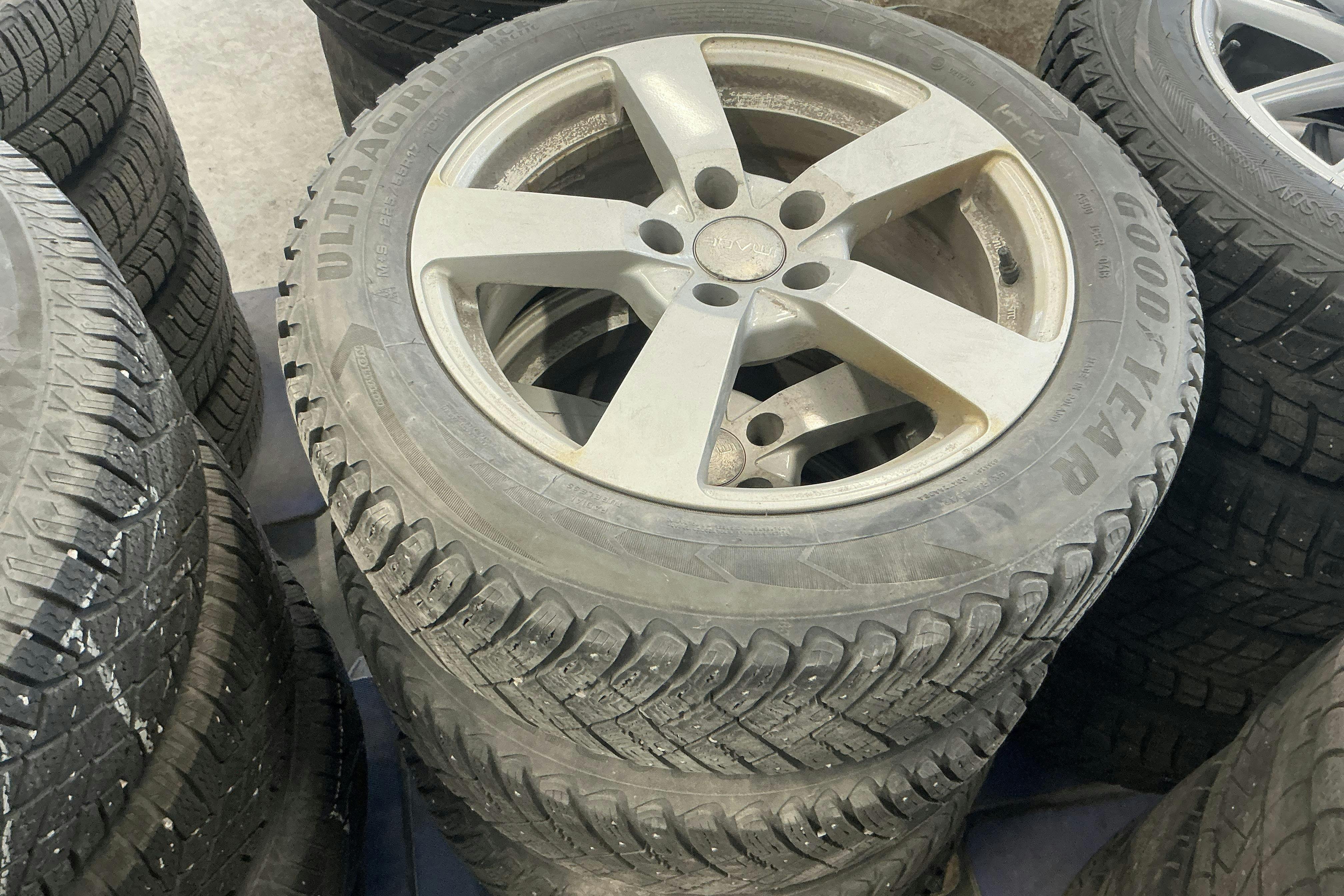 Vehicle Image 13