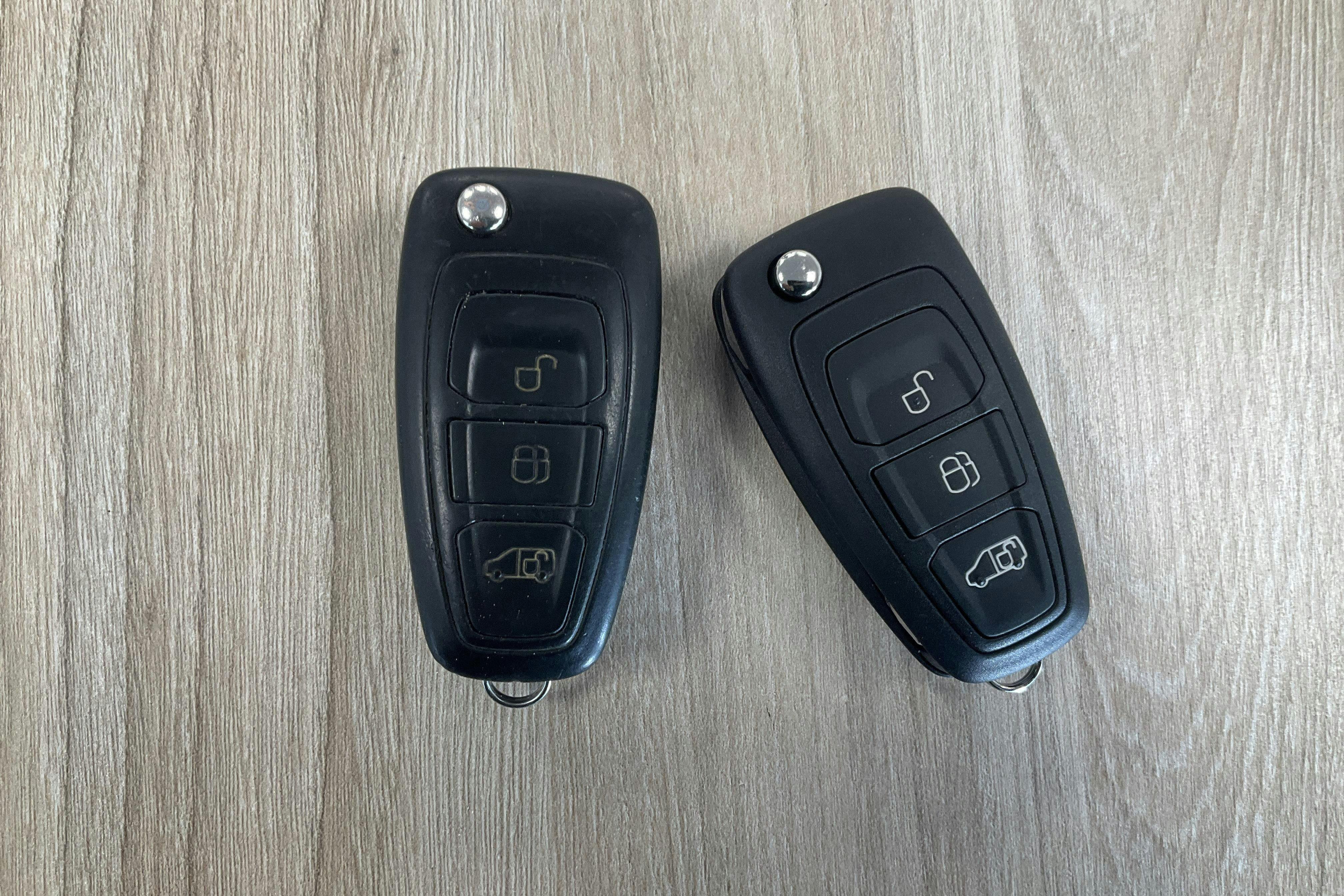 Vehicle Image 13