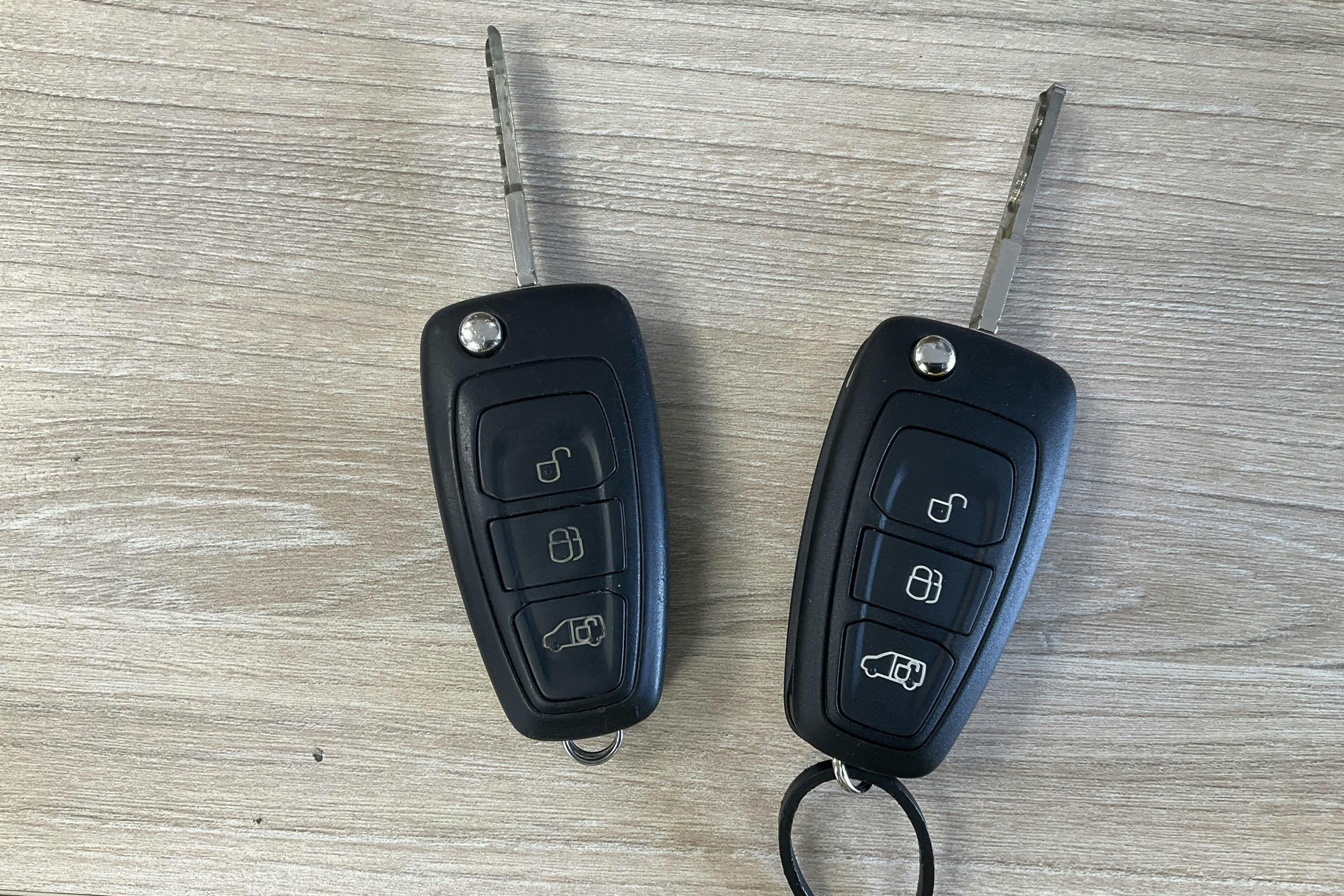 Vehicle Image 14