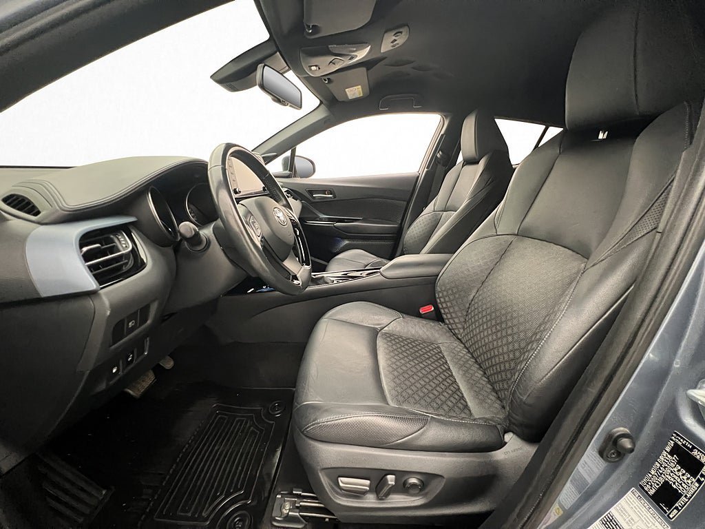Vehicle Image 11