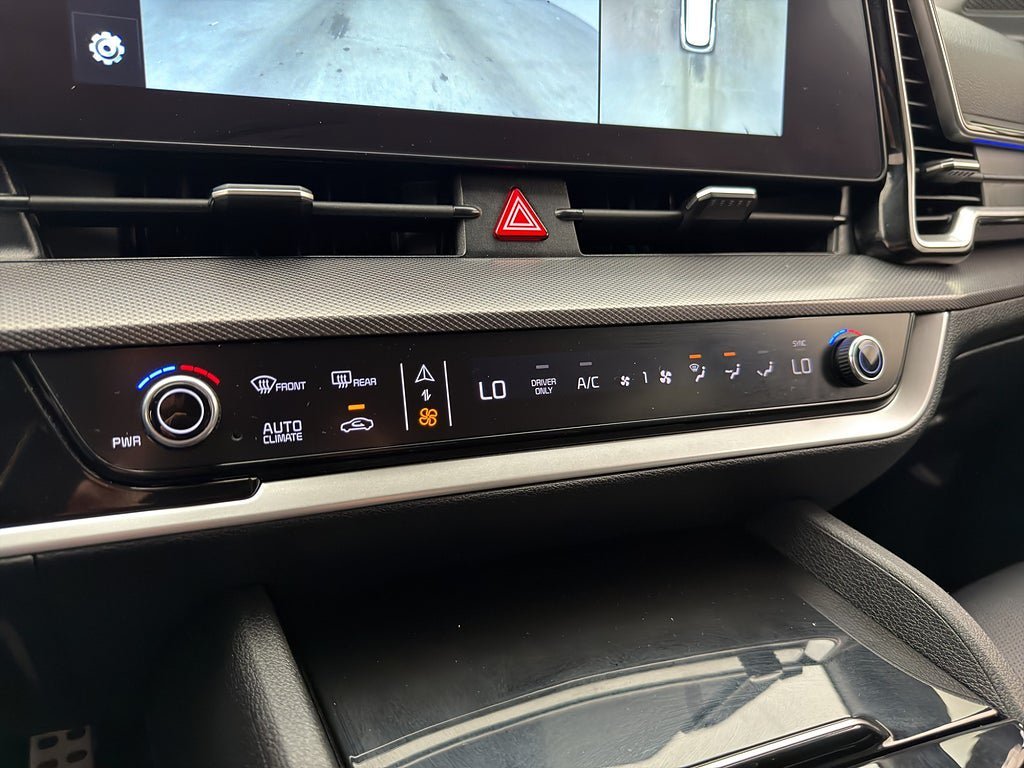 Vehicle Image 24