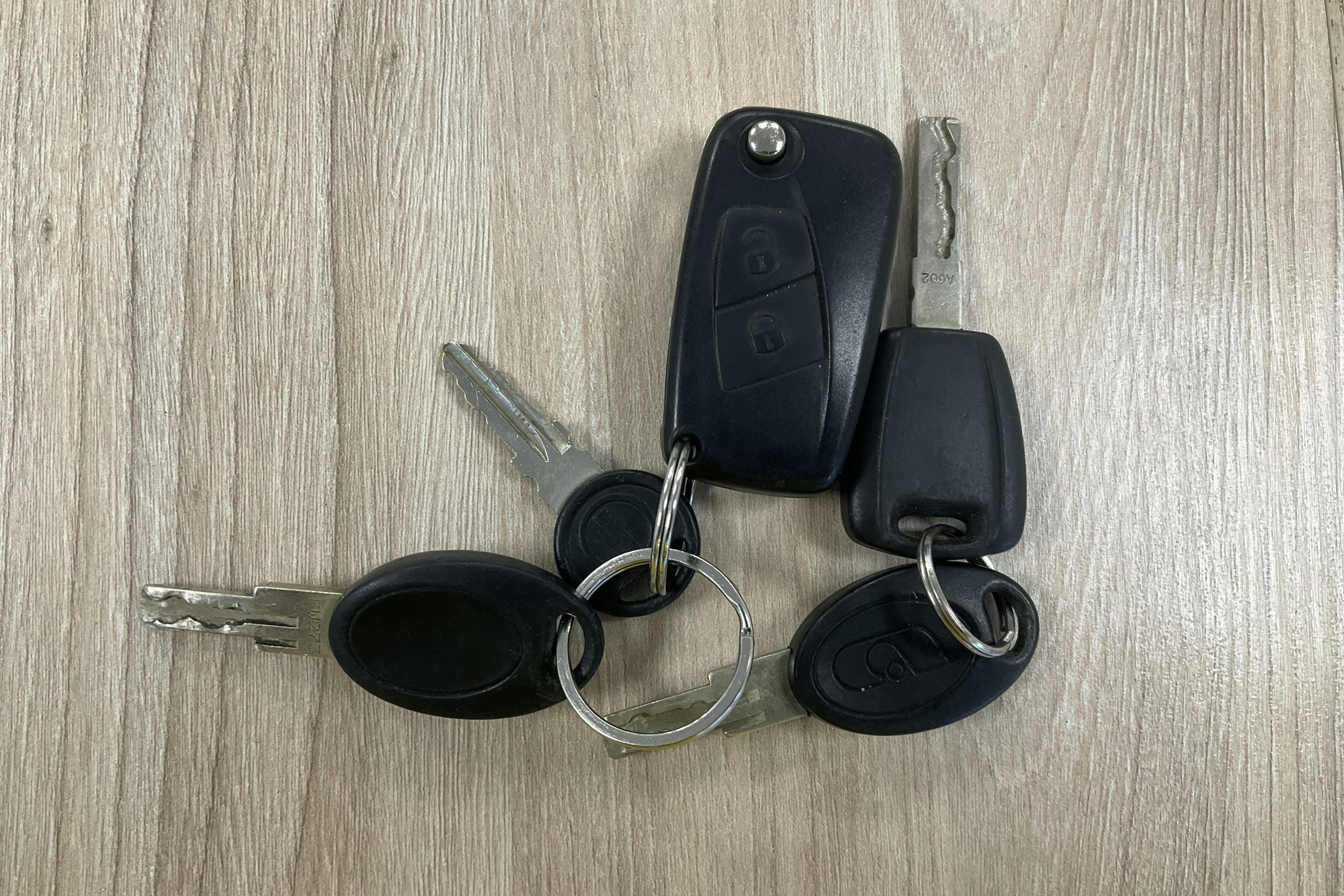 Vehicle Image 33