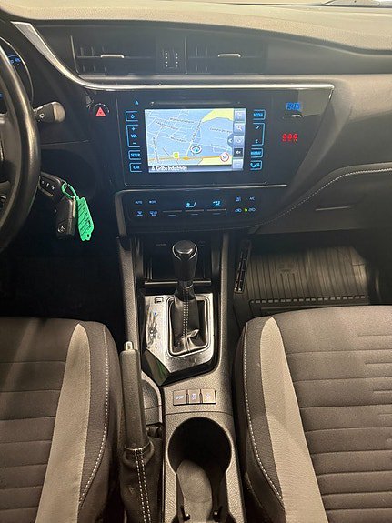 Vehicle Image 15