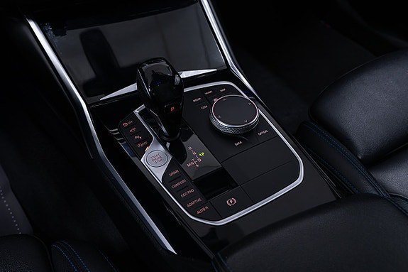 Vehicle Image 24