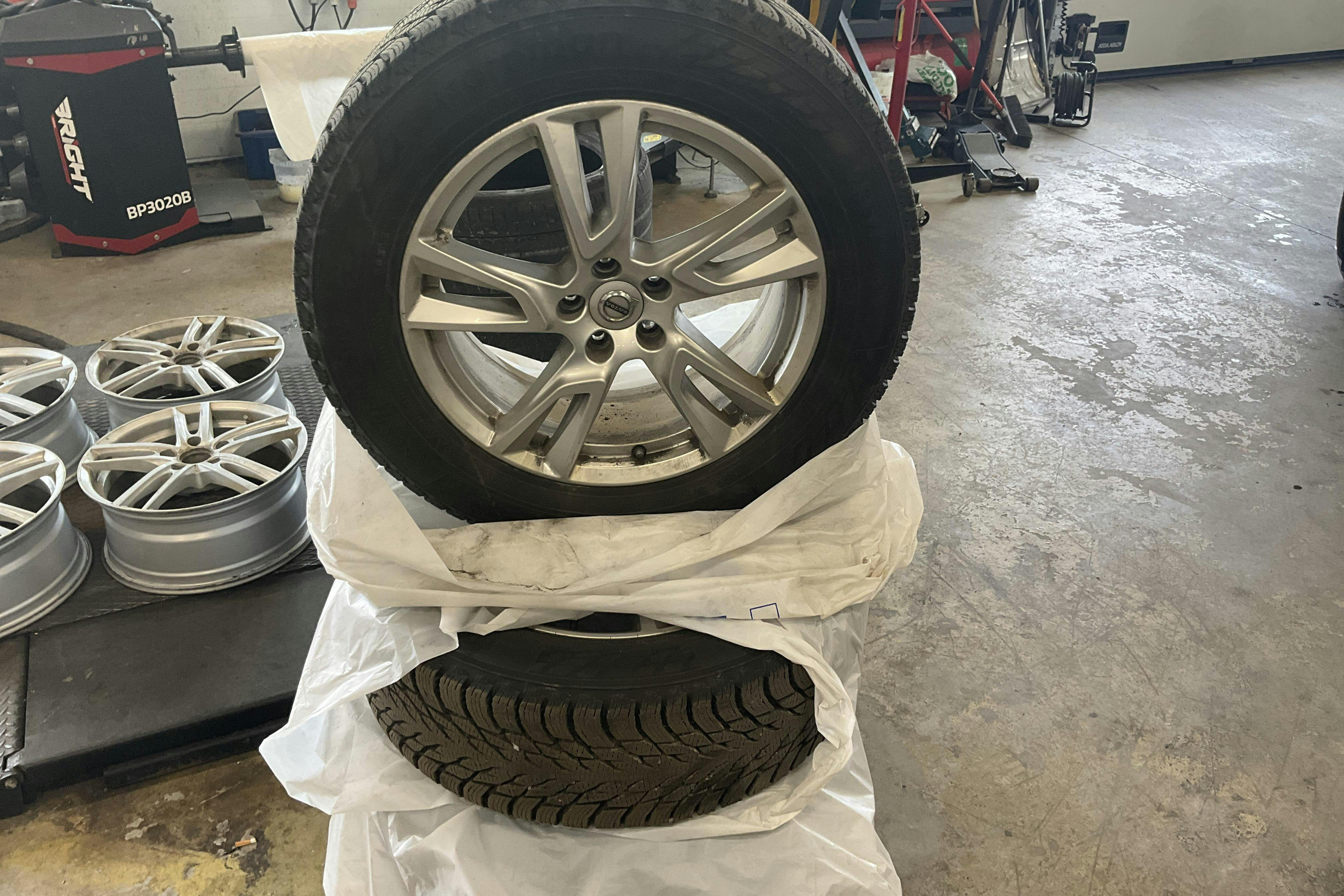 Vehicle Image 16