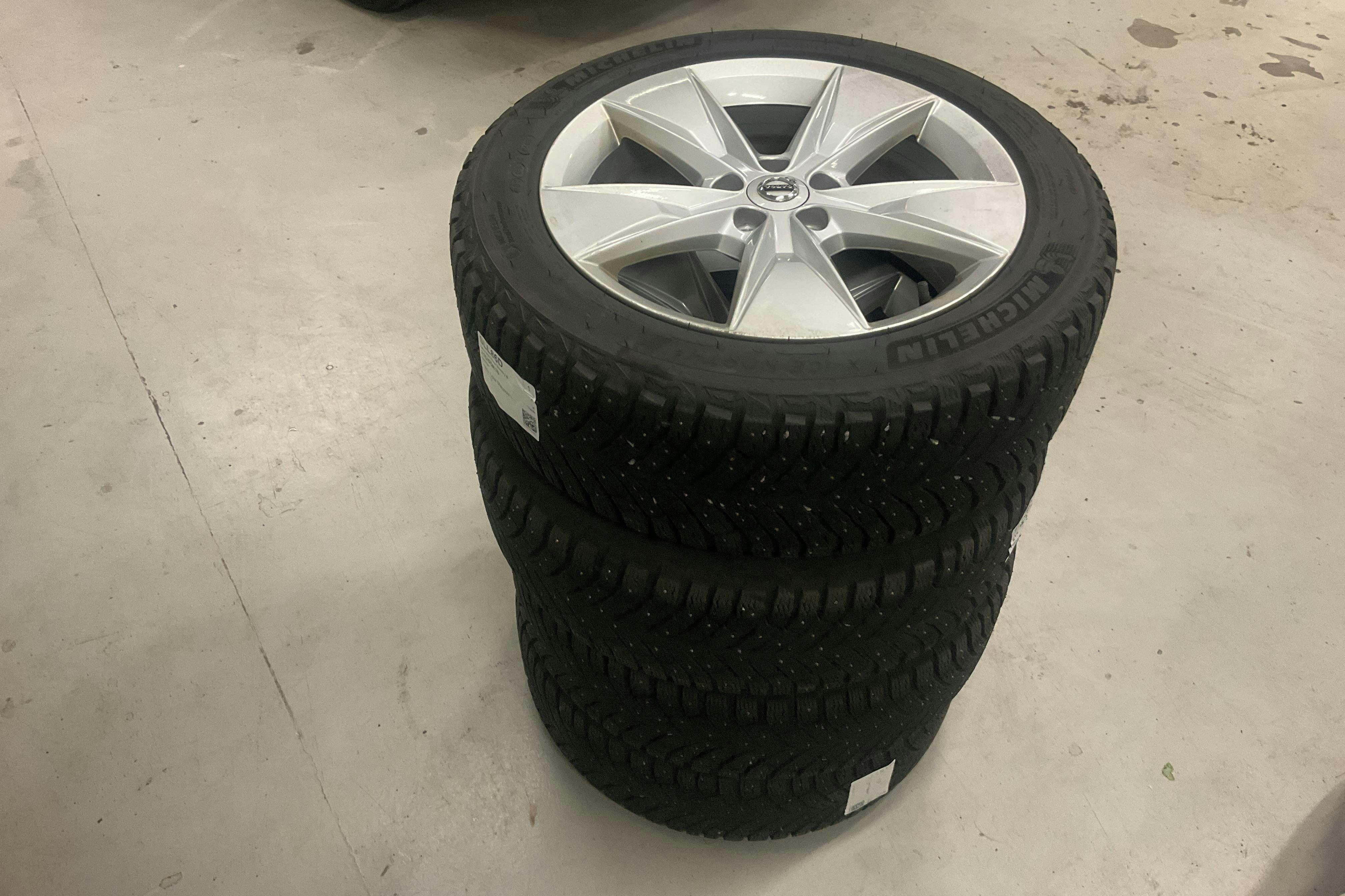 Vehicle Image 16