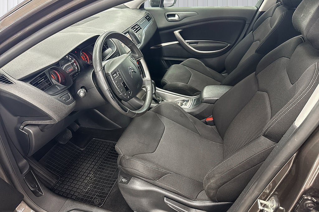 Vehicle Image 15