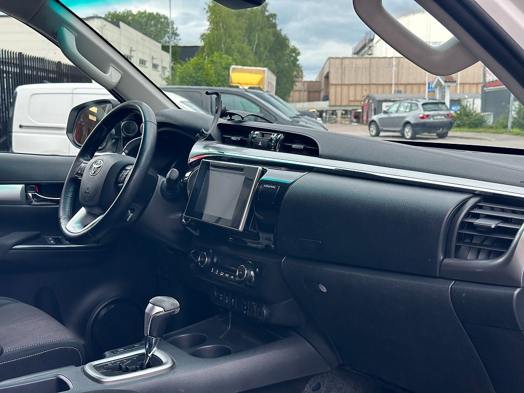 Vehicle Image 18