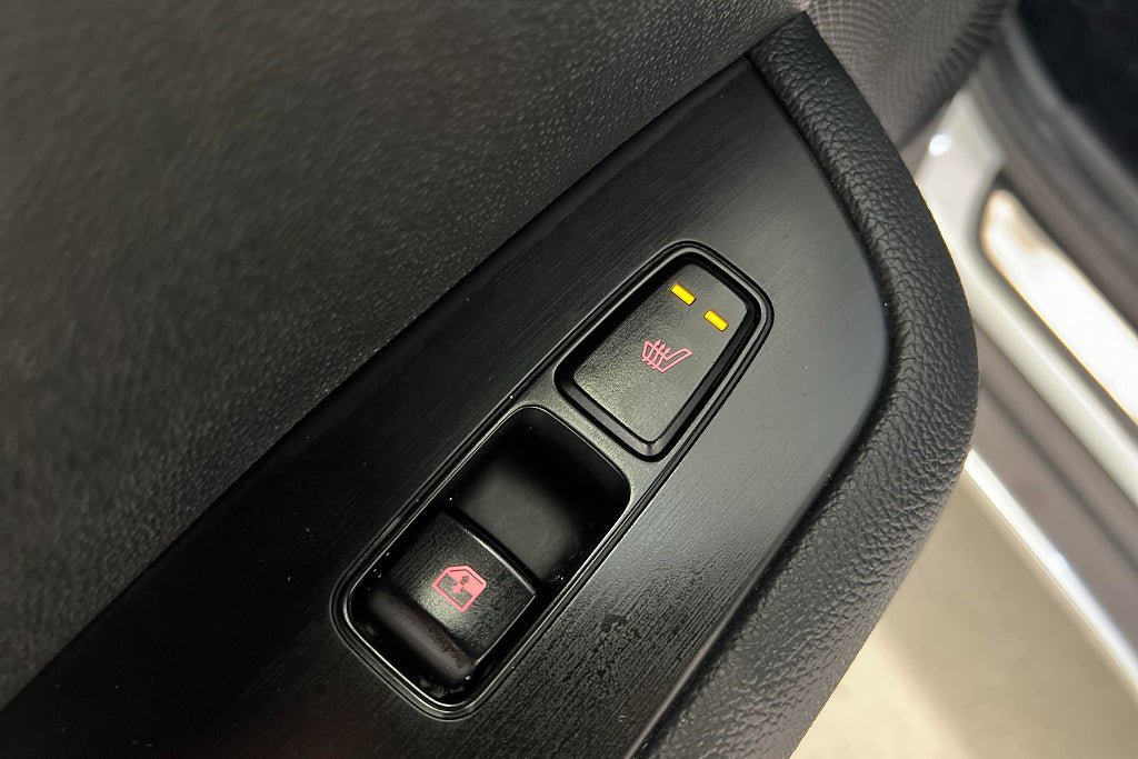 Vehicle Image 25