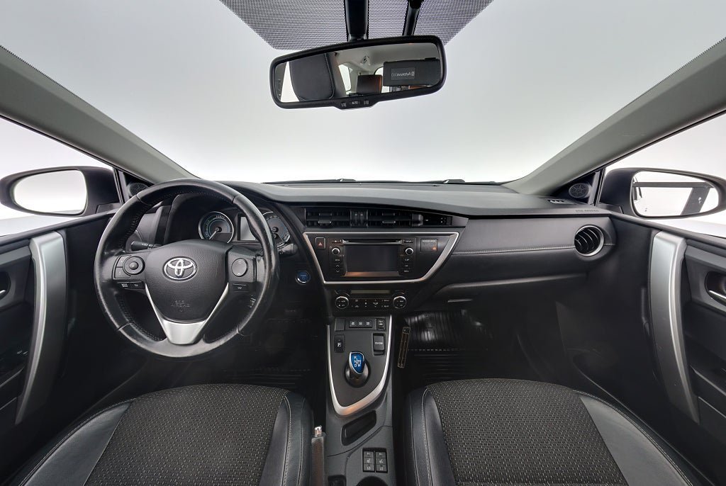 Vehicle Image 13