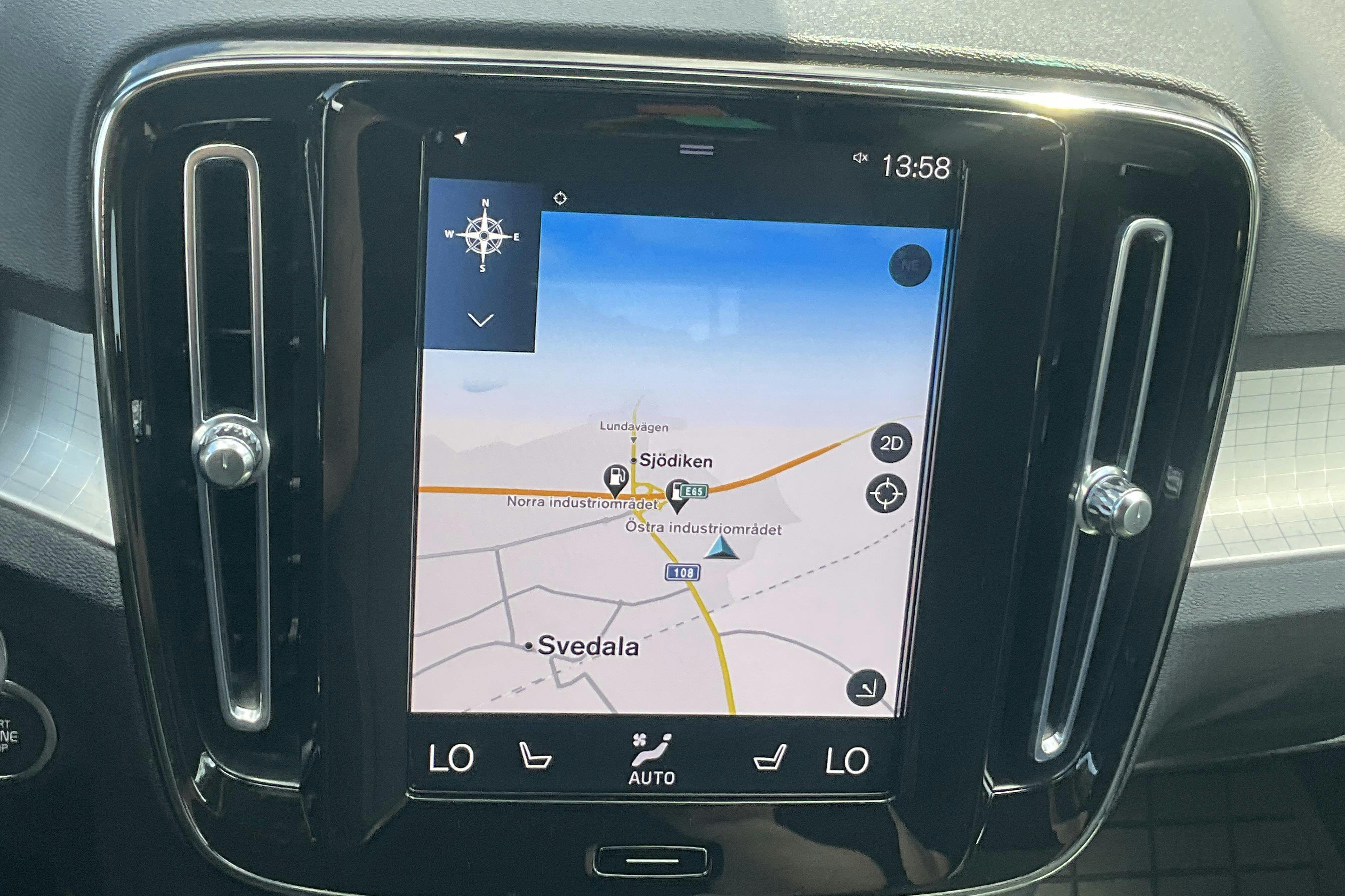 Vehicle Image 11