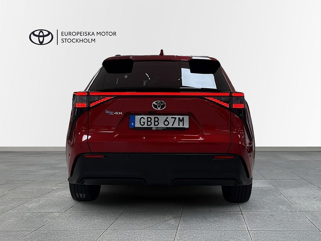 Vehicle Image 4