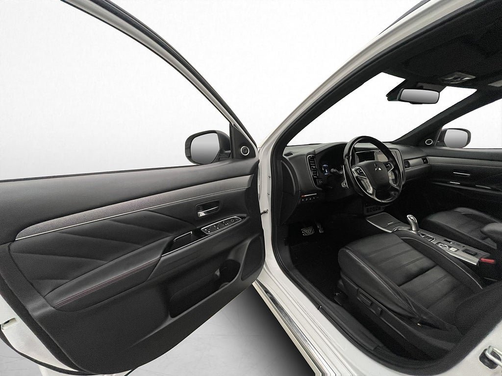 Vehicle Image 32