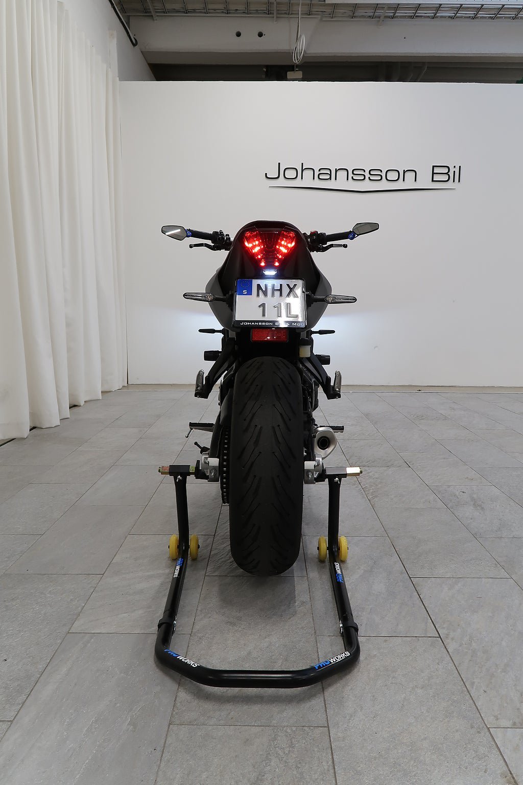 Vehicle Image 12