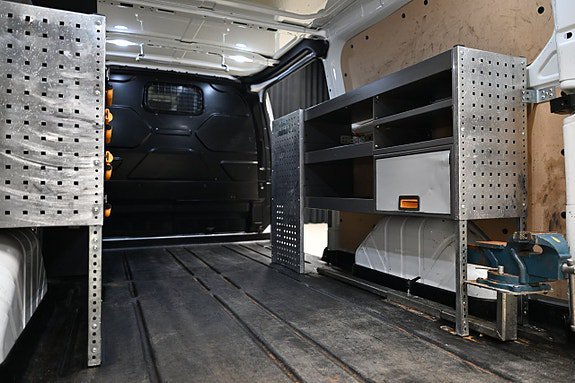 Vehicle Image 21