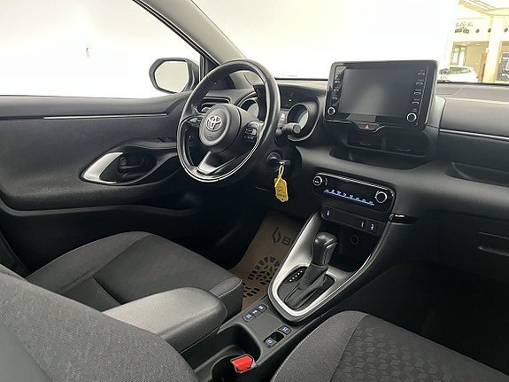 Vehicle Image 11