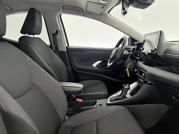 Vehicle Image 12