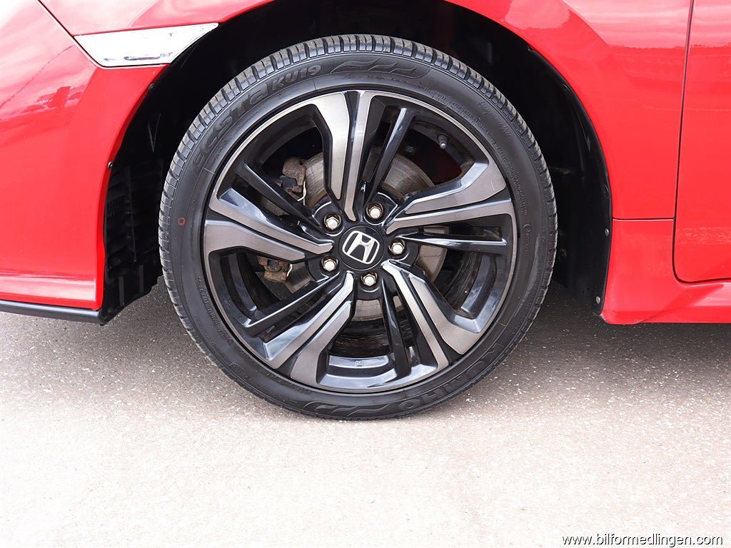 Vehicle Image 18