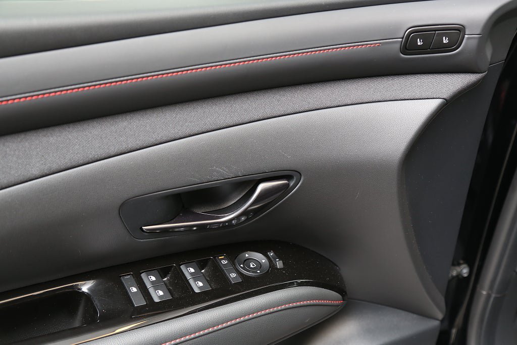 Vehicle Image 16